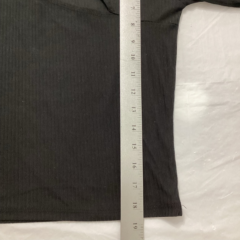 Hot Kiss Black Cut-Out Long Sleeve Top Junior Size Medium - Picture 3 of 5